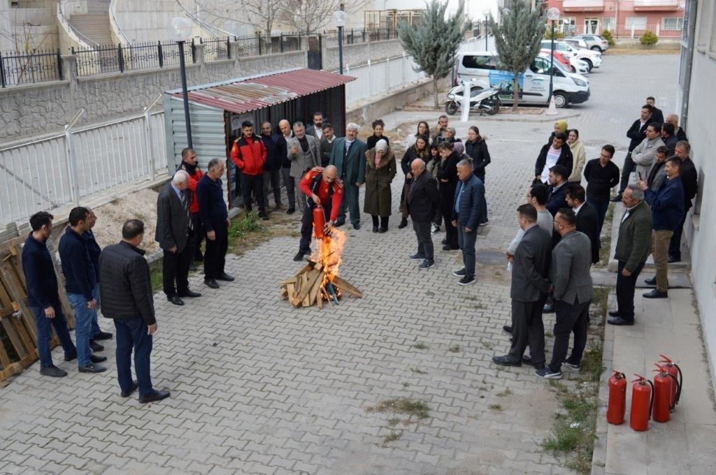 Niğde SGK’da yangın tatbikatı düzenlendi
