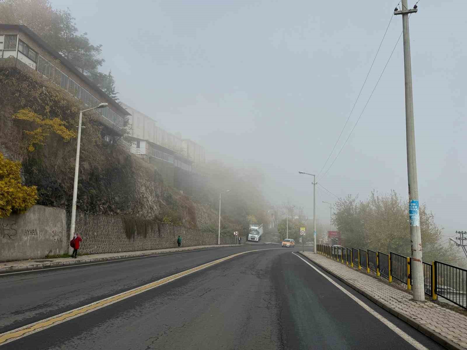 Diyarbakır’da Dicle Nehri ve Hevsel Bahçelerini sis kapladı
