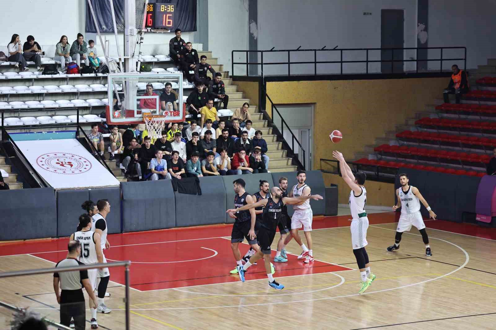 Sakarya Büyükşehir basket takımı İstanbul ekibini ağırlıyor
