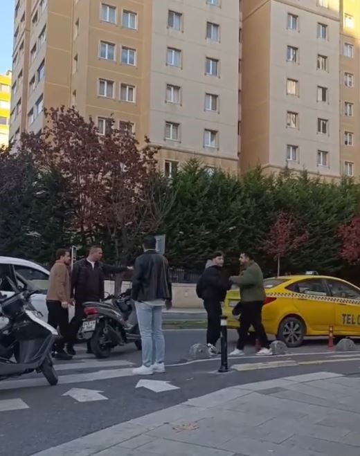 Beylikdüzü’nde polise ve vatandaşa küfür eden taksici gözaltına alındı
