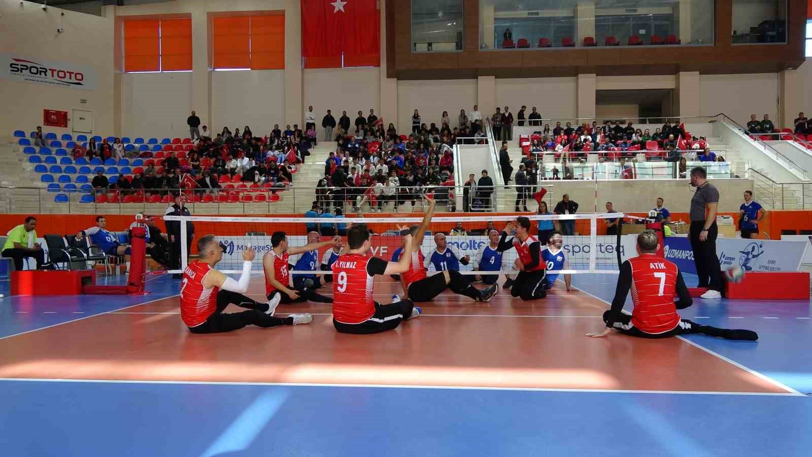 ParaVolley Oturarak Voleybol Milli Takımı ilk maçından galip
