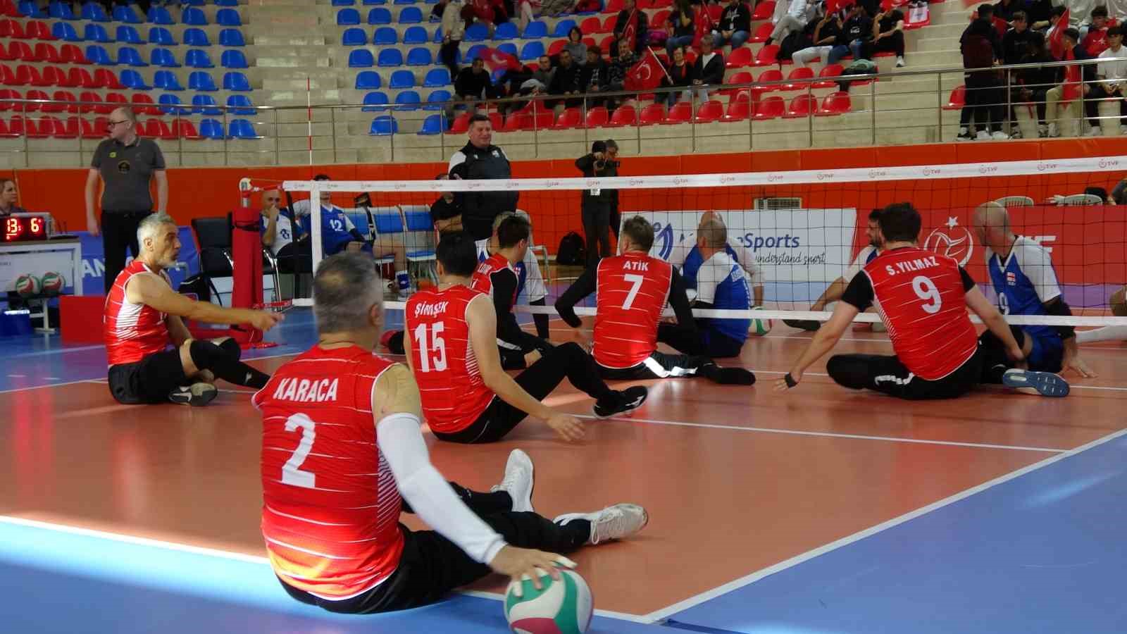 ParaVolley Oturarak Voleybol Milli Takımı ilk maçından galip
