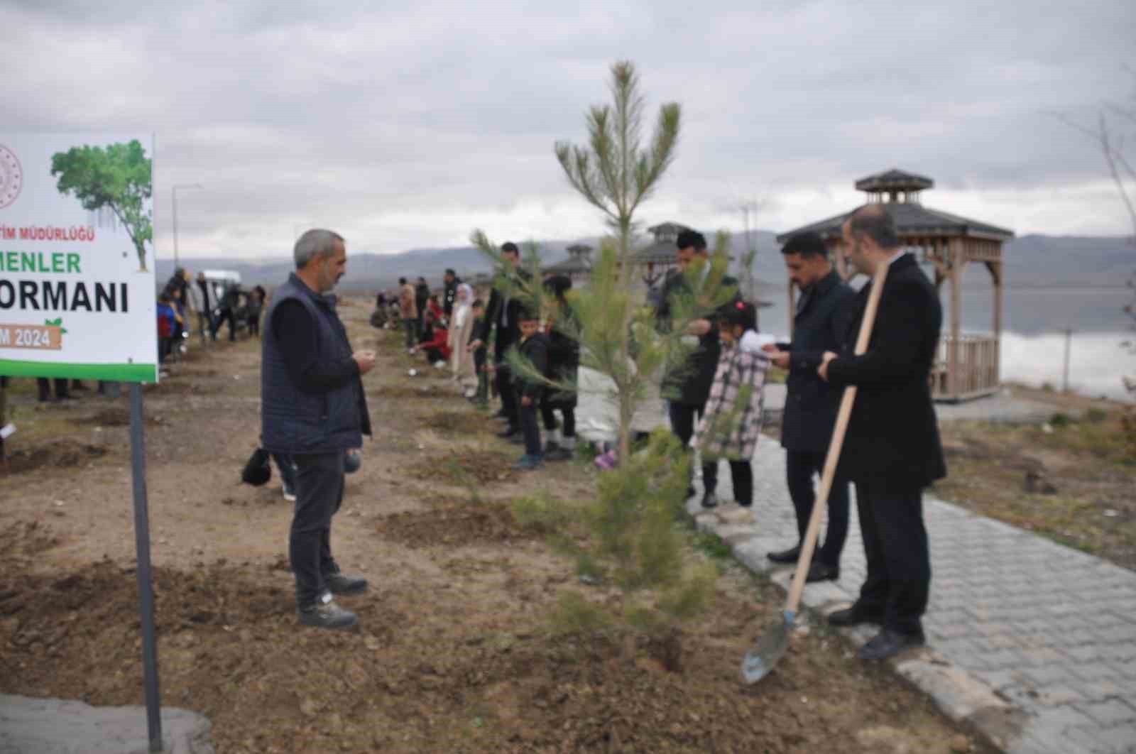 Bulanık’ta ‘Öğretmenler Hatıra Ormanı’ oluşturuldu
