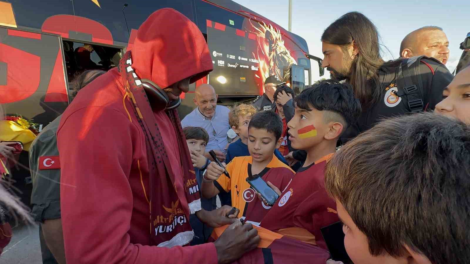 Galatasaray’a Bodrum’da coşkulu karşılama
