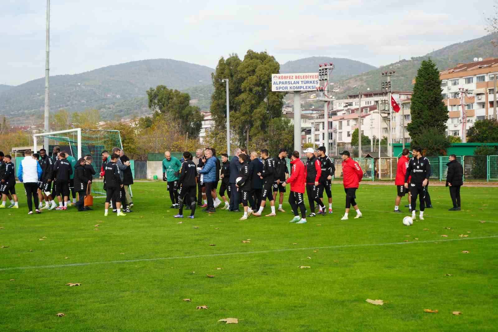 Kocaelispor antrenmanında duygusal sürpriz
