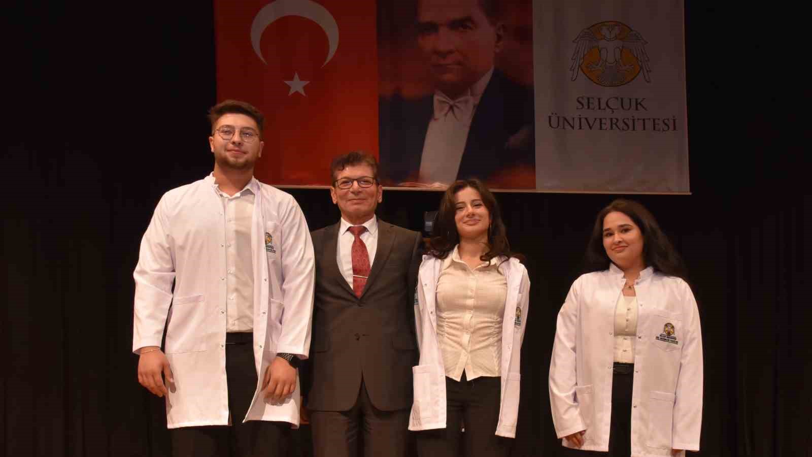 Geleceğin diş hekimleri, mesleğe ilk adımlarını attı
