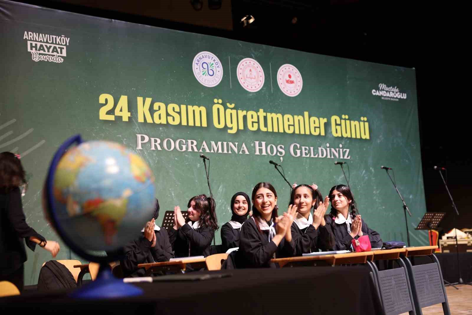 Arnavutköy’de Öğretmenler Günü’ne özel anlamlı program
