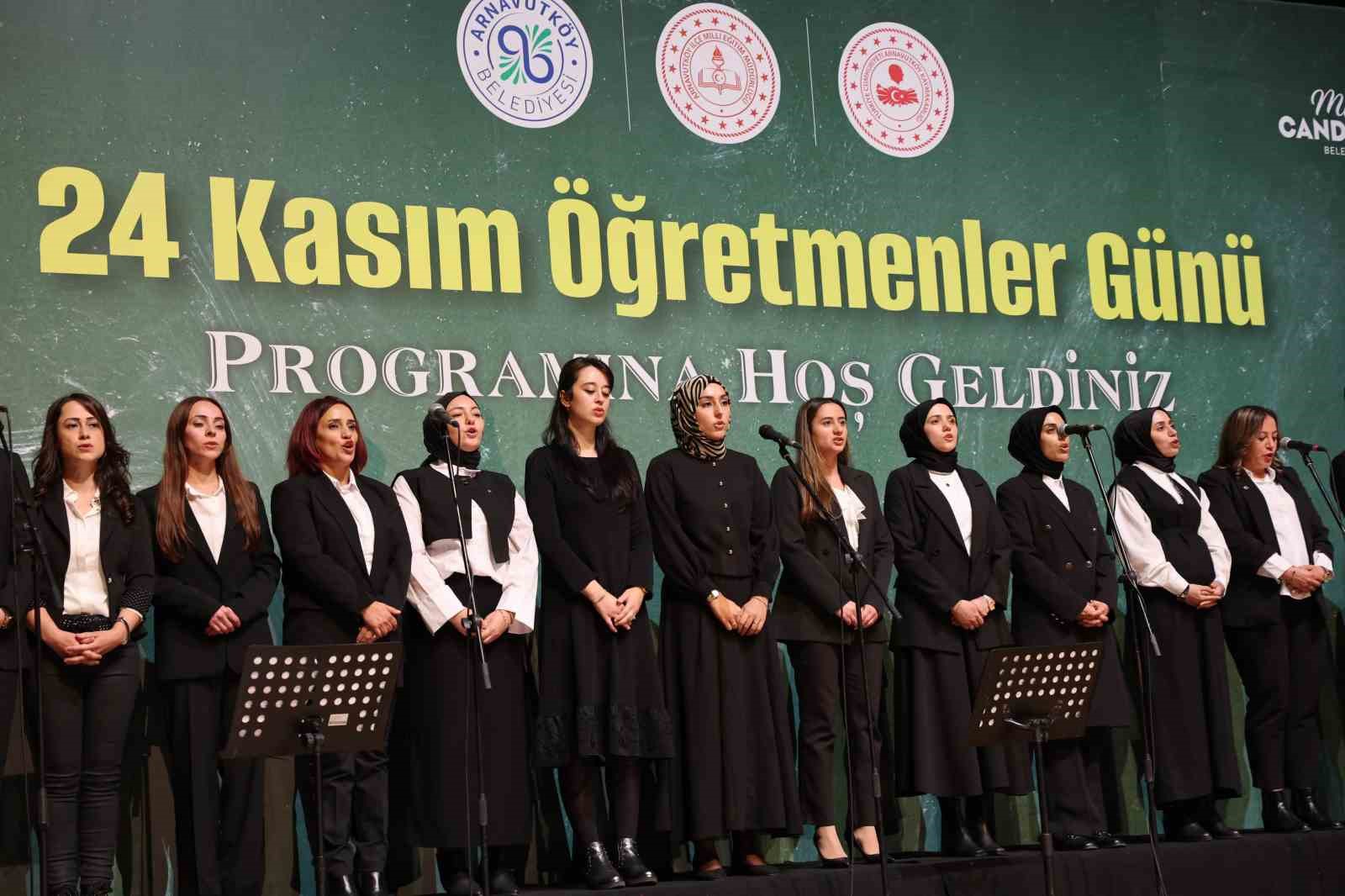 Arnavutköy’de Öğretmenler Günü’ne özel anlamlı program
