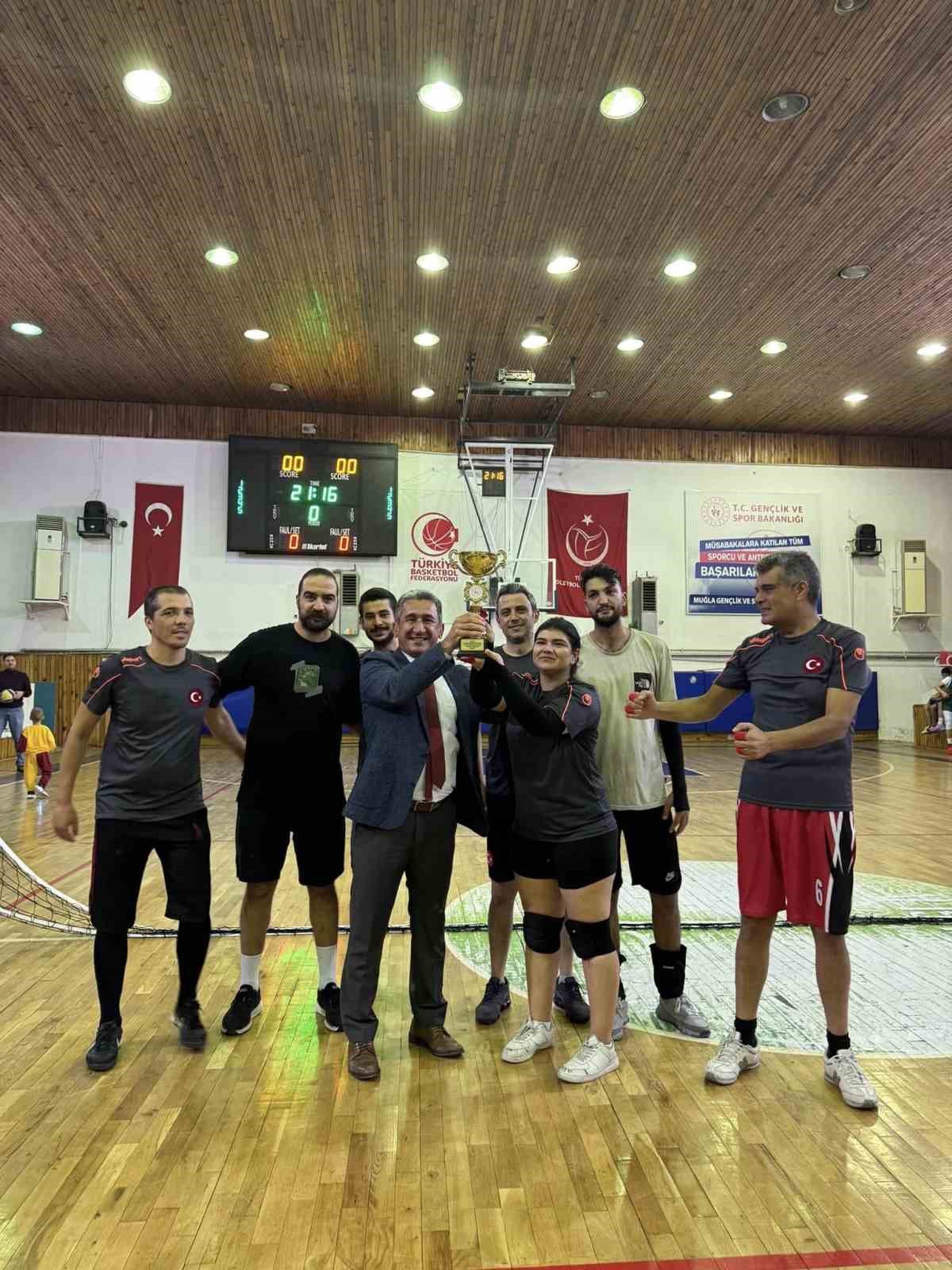 Öğretmenler Günü voleybol turnuvası şampiyonu Menteşe İlçe Milli Eğitim Müdürlüğü oldu
