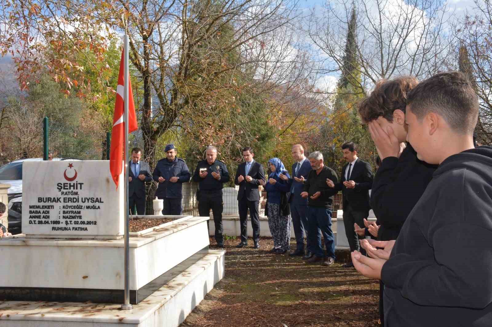 Köyceğiz’de şehit babası emekli öğretmen Uysal unutulmadı
