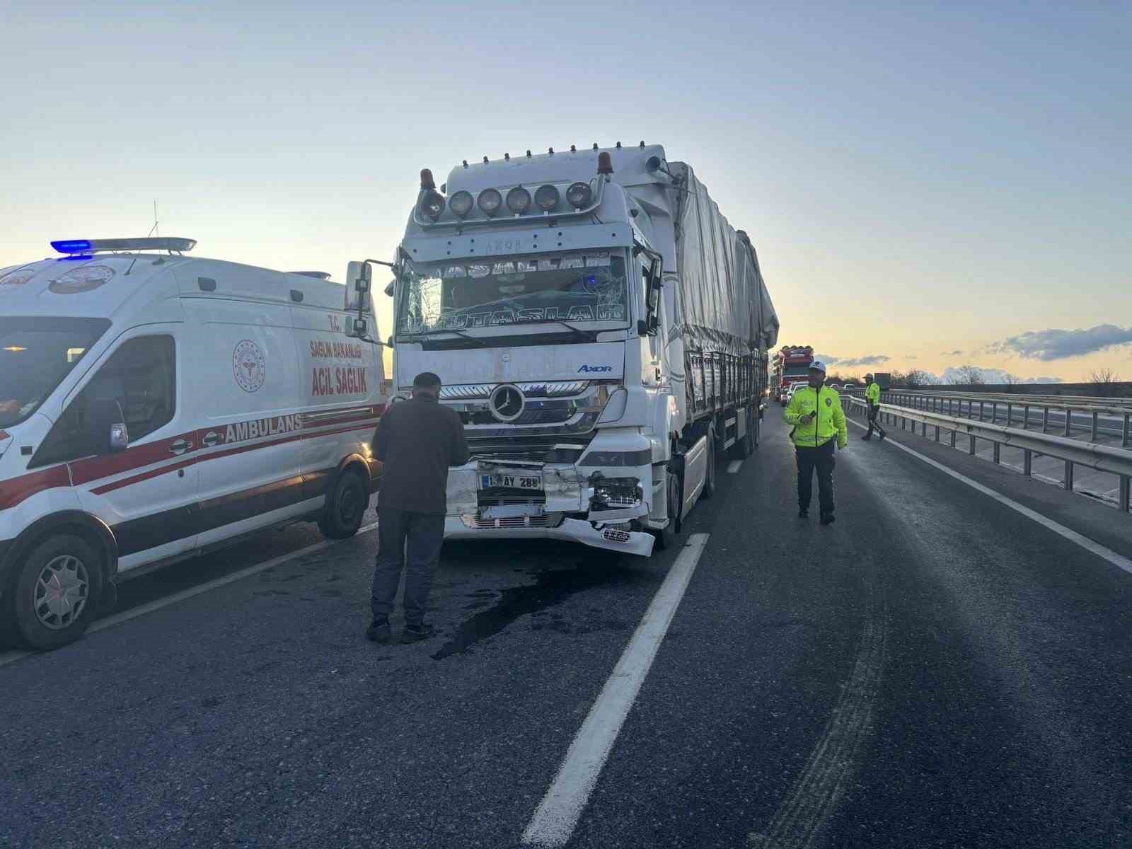 Fabrika servis otobüsü kaza yaptı, 10 işçi yaralandı
