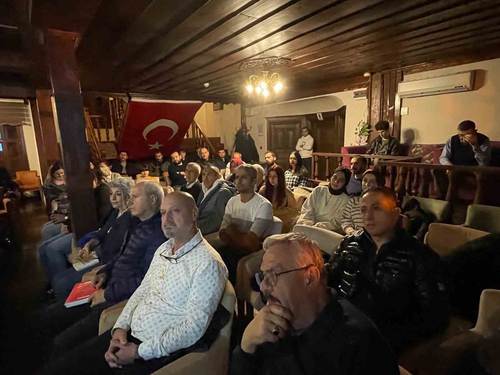 Eskişehir Türk Ocağı ‘Yurt Dışında Eğitim: İmkânlar - Fırsatlar’ konferansı düzenledi
