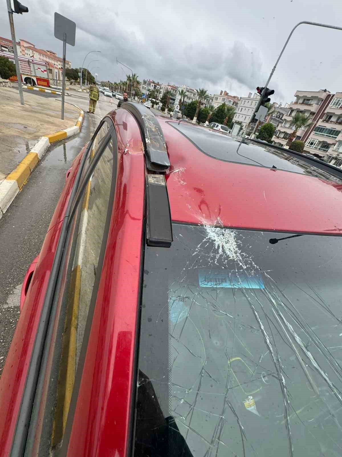 Fırtına Ayvalık’ı vurdu
