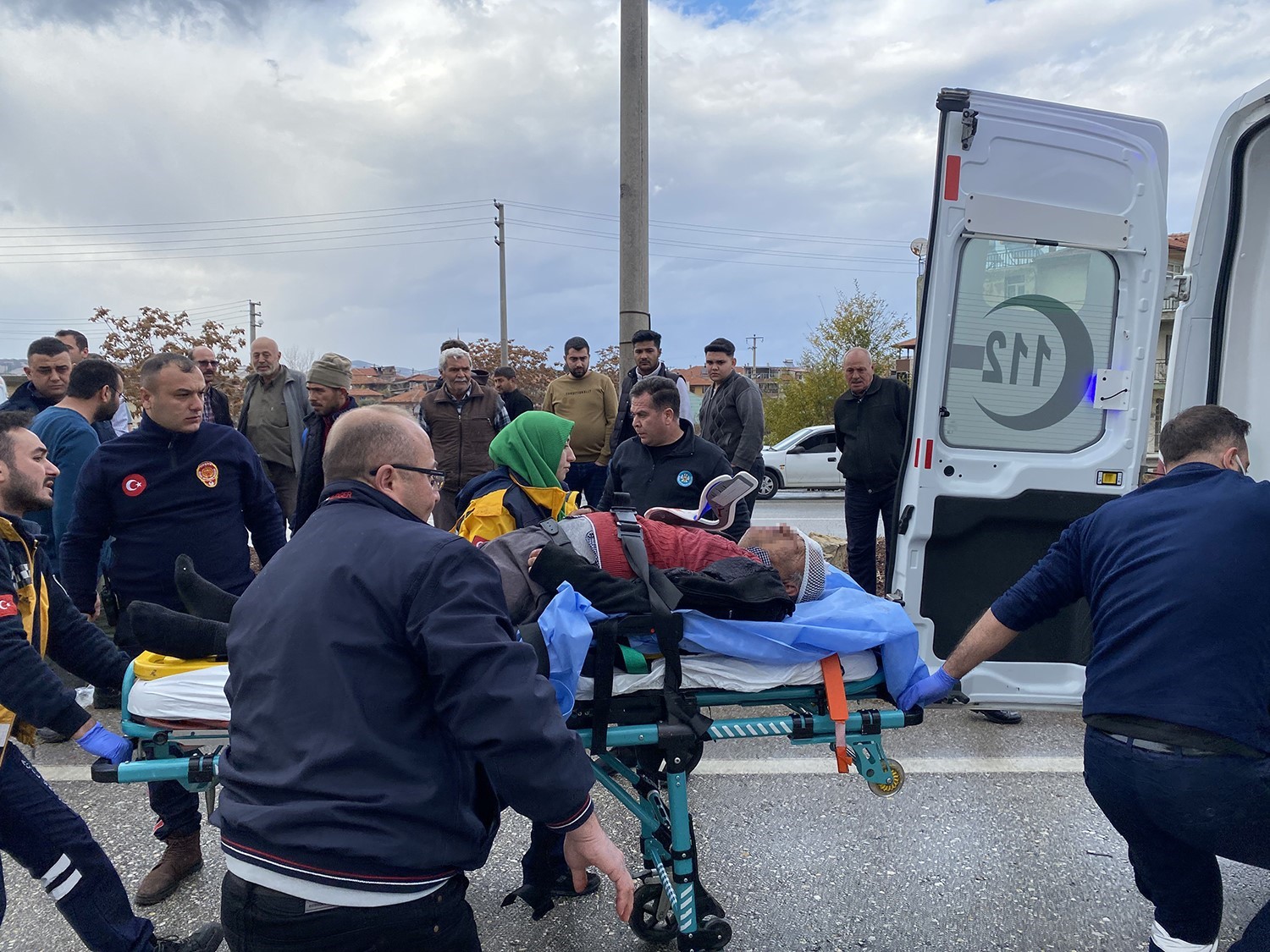 Otomobil üç tekerlekli elektrikli bisiklete çarptı: 1 ağır yaralı
