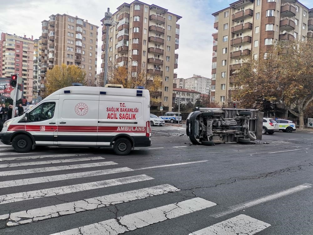 6 kişinin yaralandığı kaza kamerada
