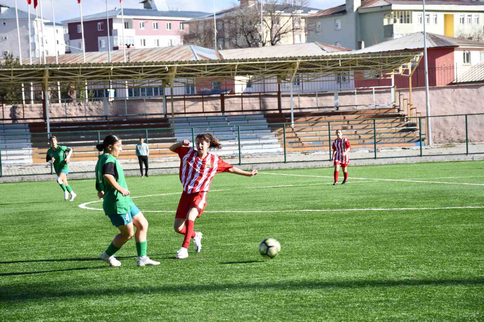 Kadın futbolunda Gürcistan ile dostluk maçı
