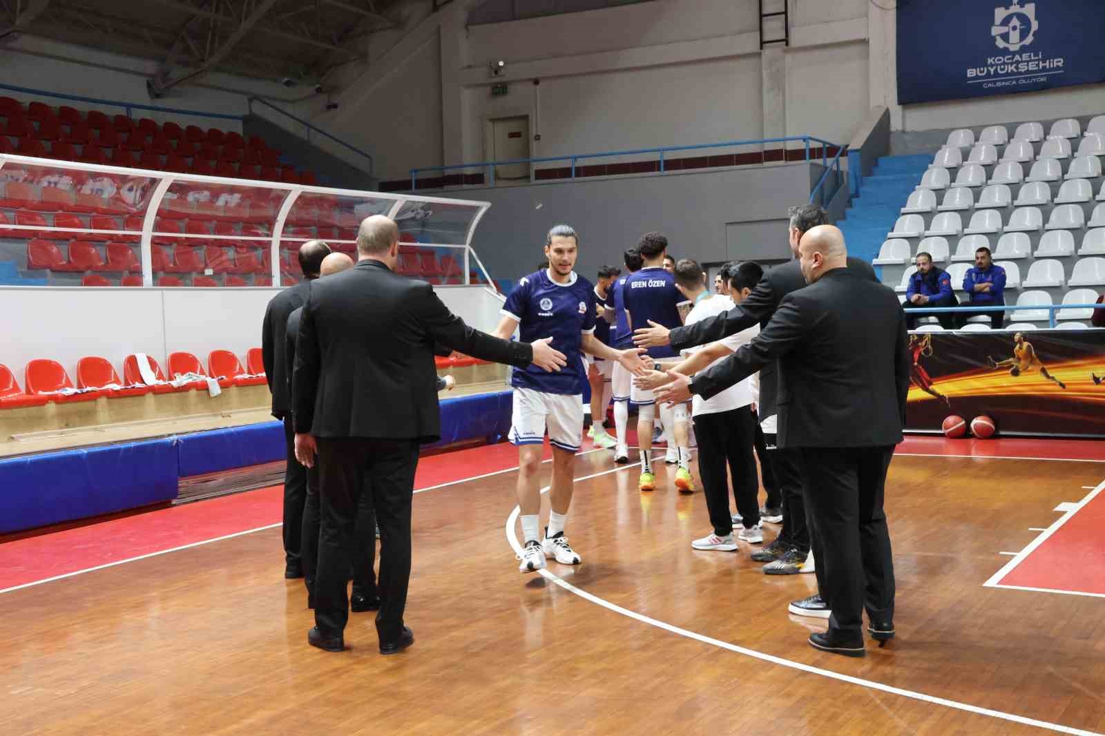 Türkiye Basketbol 2. Ligi: Kocaeli BŞB Kağıtspor: 73 - Göcekspor: 68
