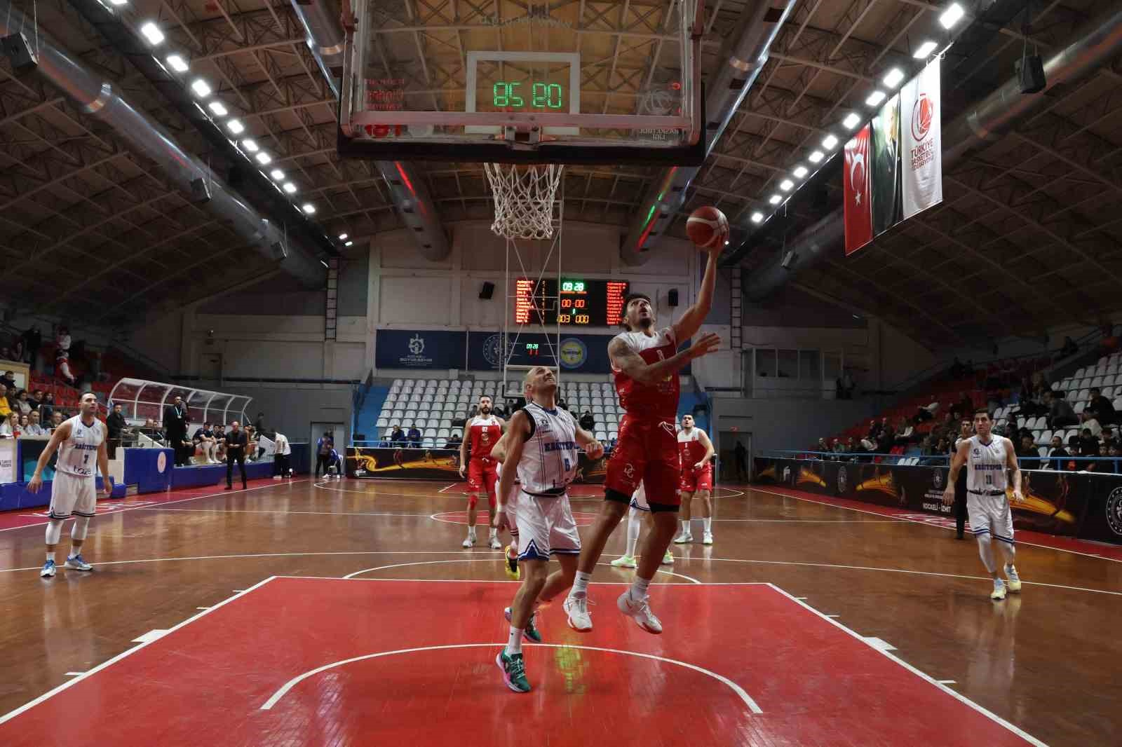 Türkiye Basketbol 2. Ligi: Kocaeli BŞB Kağıtspor: 73 - Göcekspor: 68
