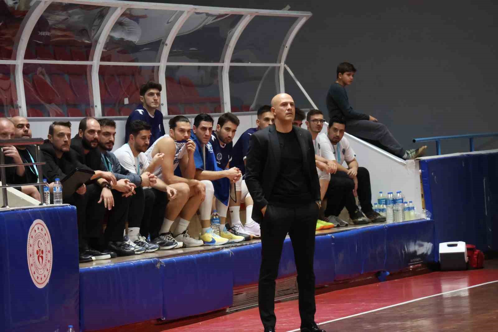 Türkiye Basketbol 2. Ligi: Kocaeli BŞB Kağıtspor: 73 - Göcekspor: 68
