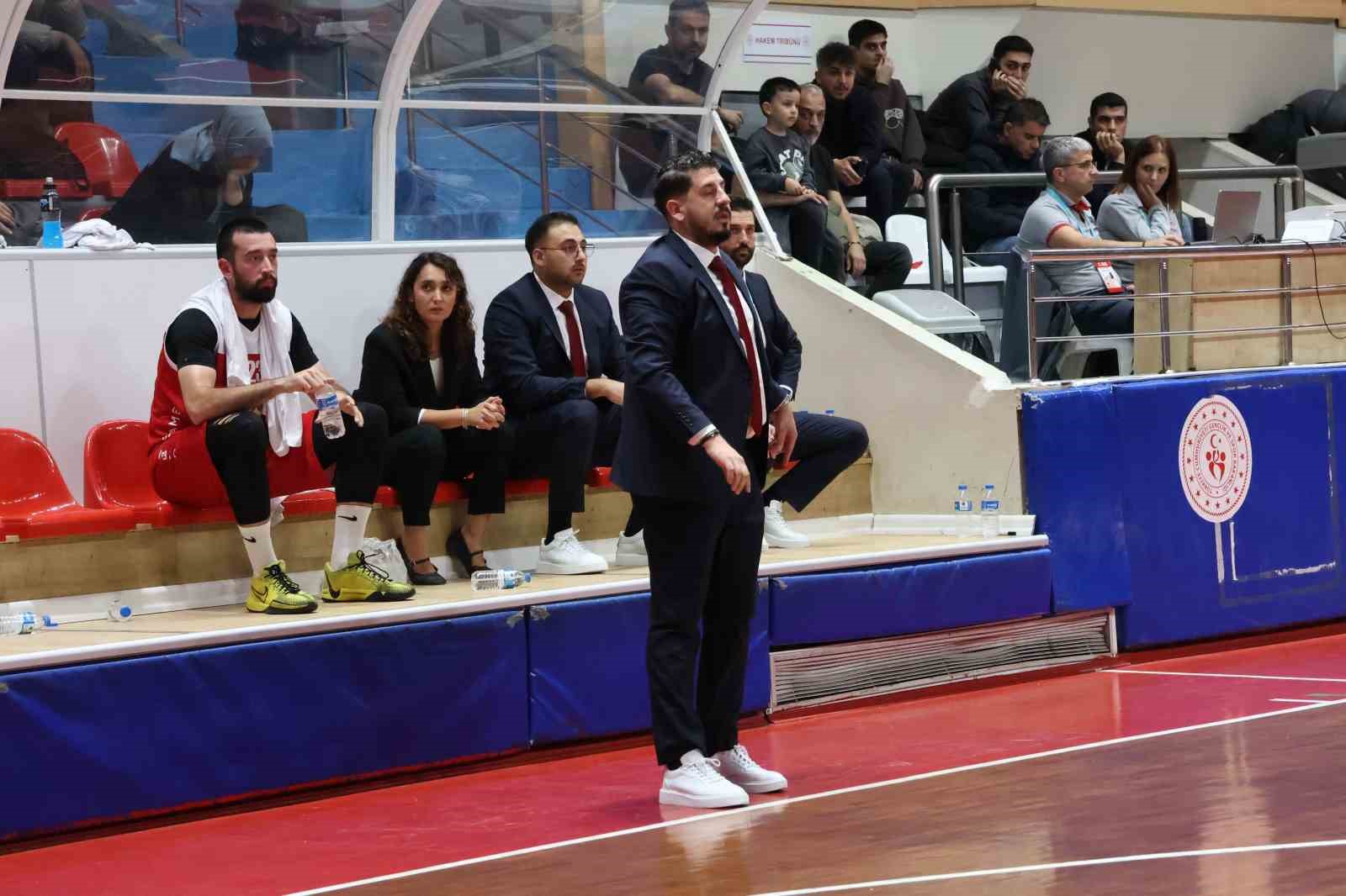 Türkiye Basketbol 2. Ligi: Kocaeli BŞB Kağıtspor: 73 - Göcekspor: 68
