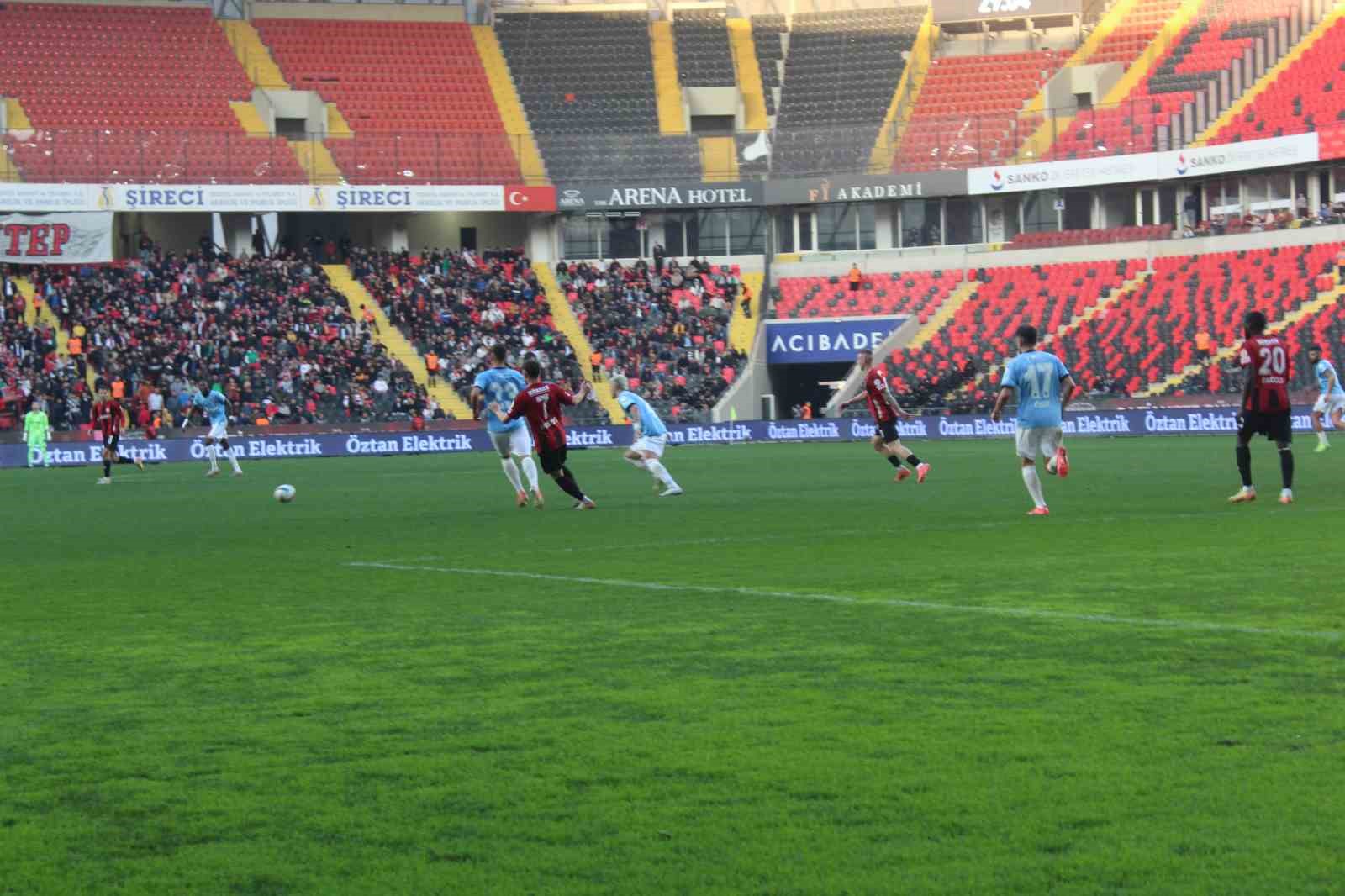 Trendyol Süper Lig: Gaziantep FK: 3 - Başakşehir: 0 (Maç sonucu)
