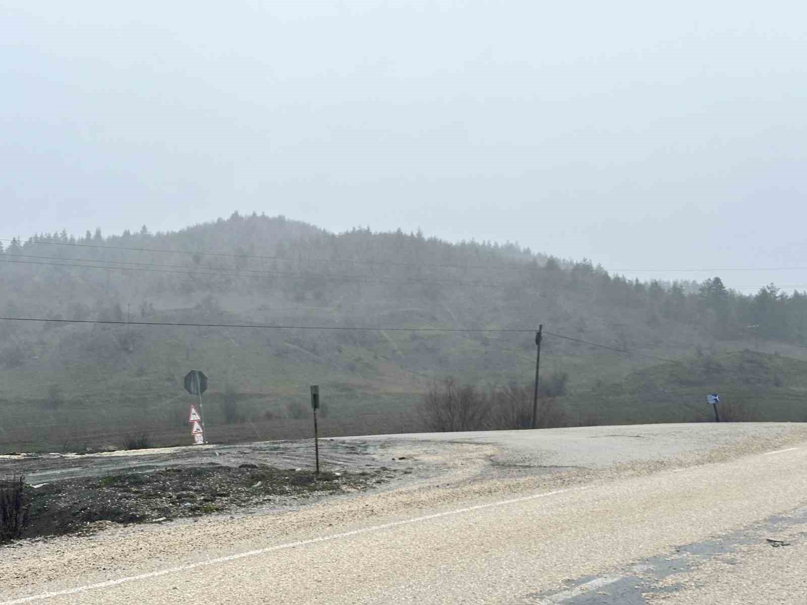 Kastamonu’da kar yağışı başladı, yollar beyaza büründü
