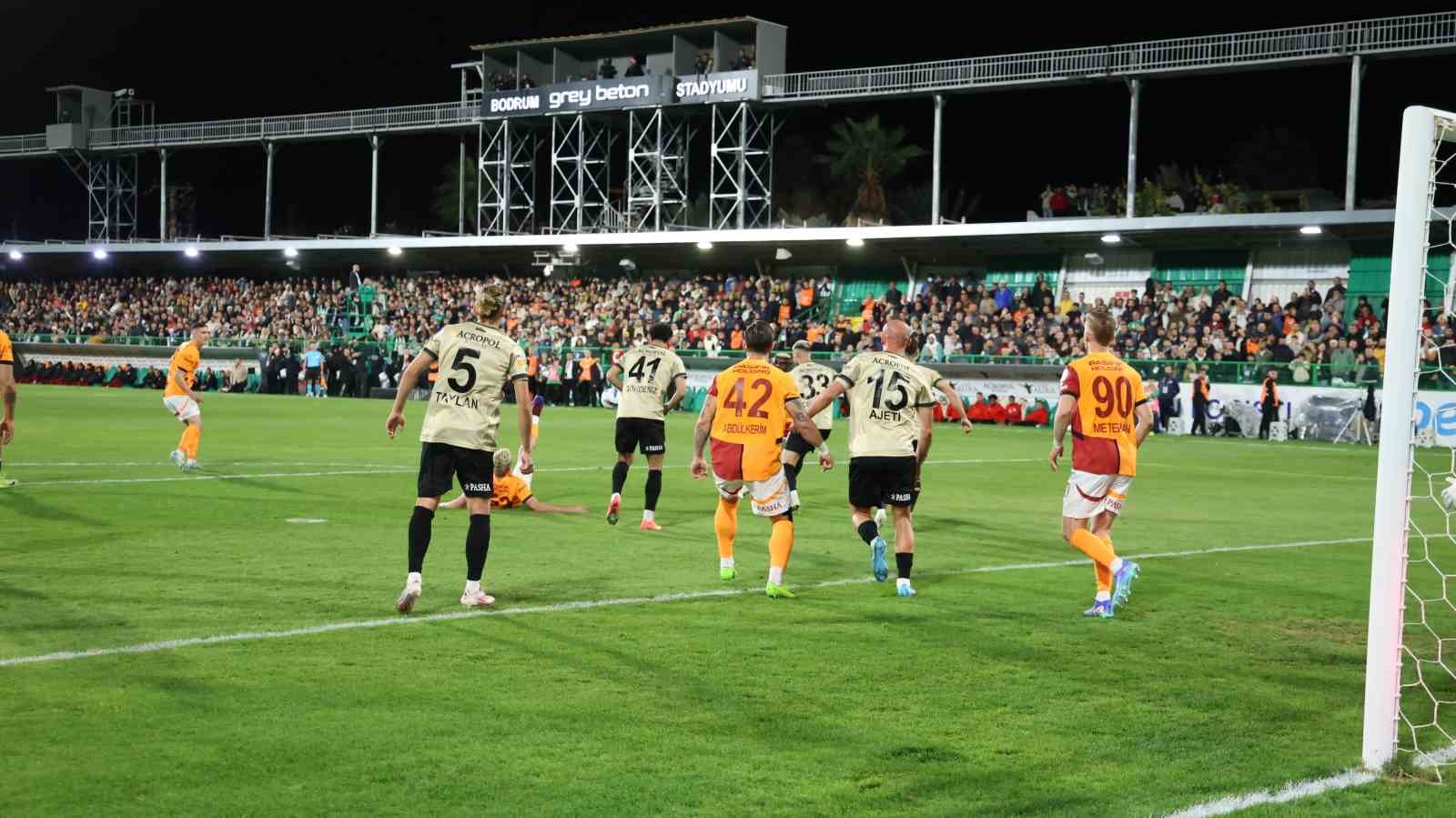 Trendyol Süper Lig: Bodrum FK: 0 - Galatasaray: 0 (İlk yarı)
