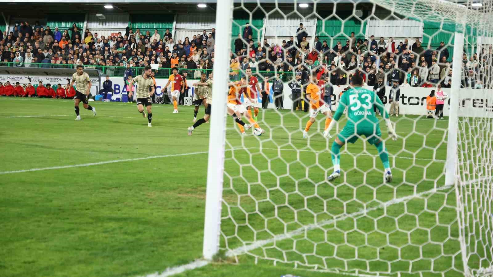 Trendyol Süper Lig: Bodrum FK: 0 - Galatasaray: 0 (İlk yarı)
