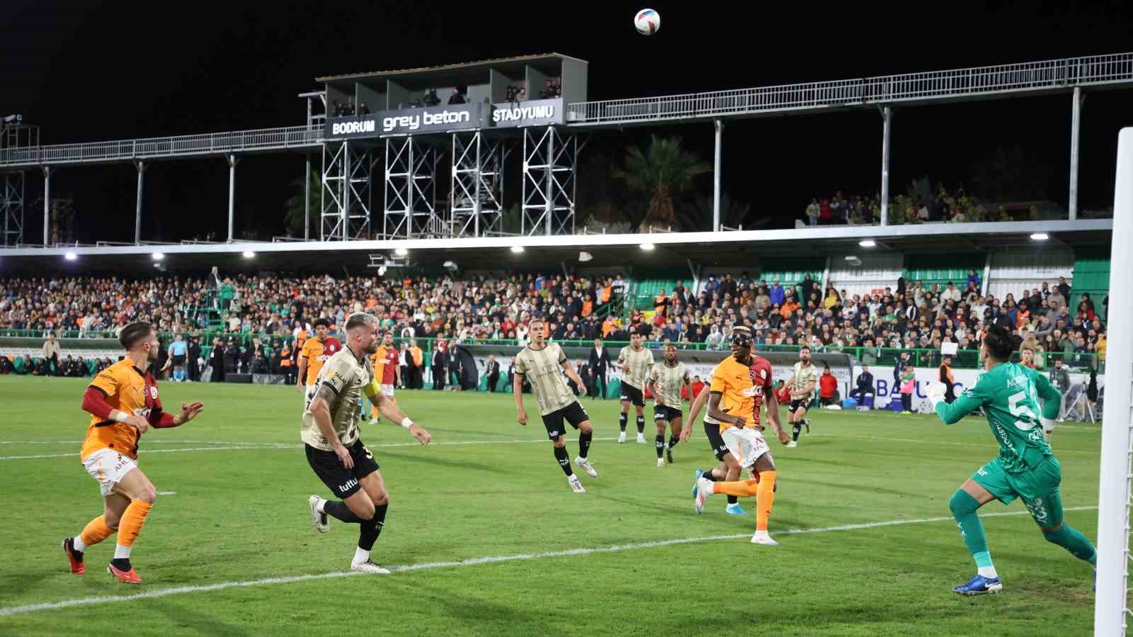 Trendyol Süper Lig: Bodrum FK: 0 - Galatasaray: 0 (İlk yarı)
