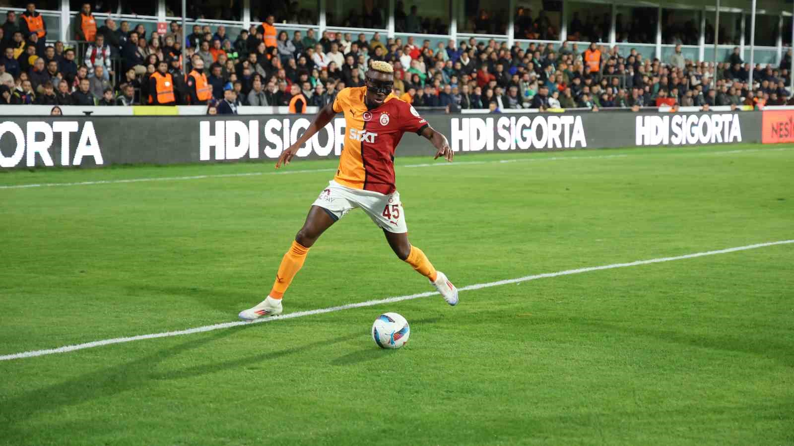 Trendyol Süper Lig: Bodrum FK: 0 - Galatasaray: 0 (İlk yarı)
