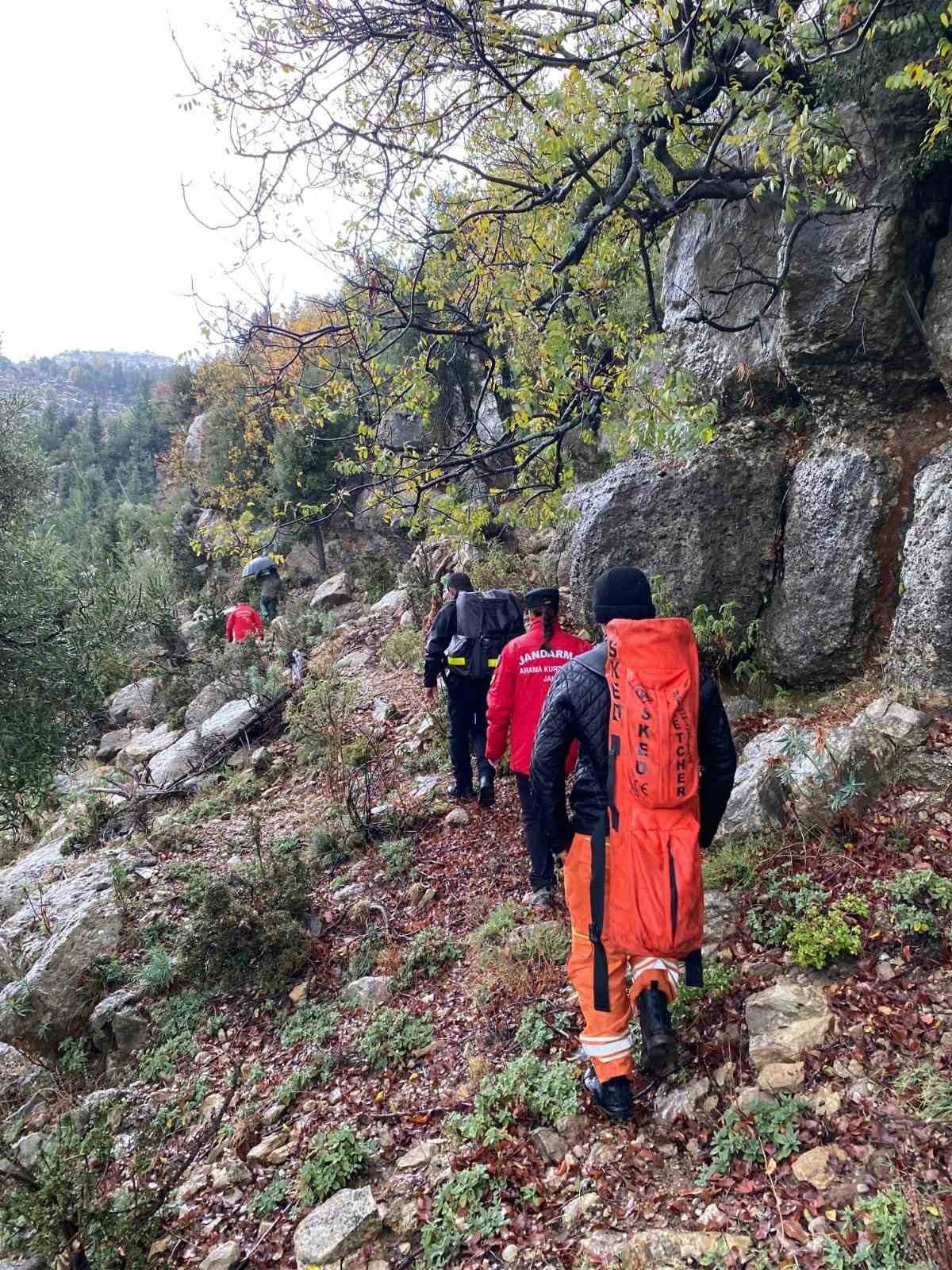 Mantar toplamak için çıkıp bitkin halde bulunan yaşlı adam hastanede hayatını kaybetti
