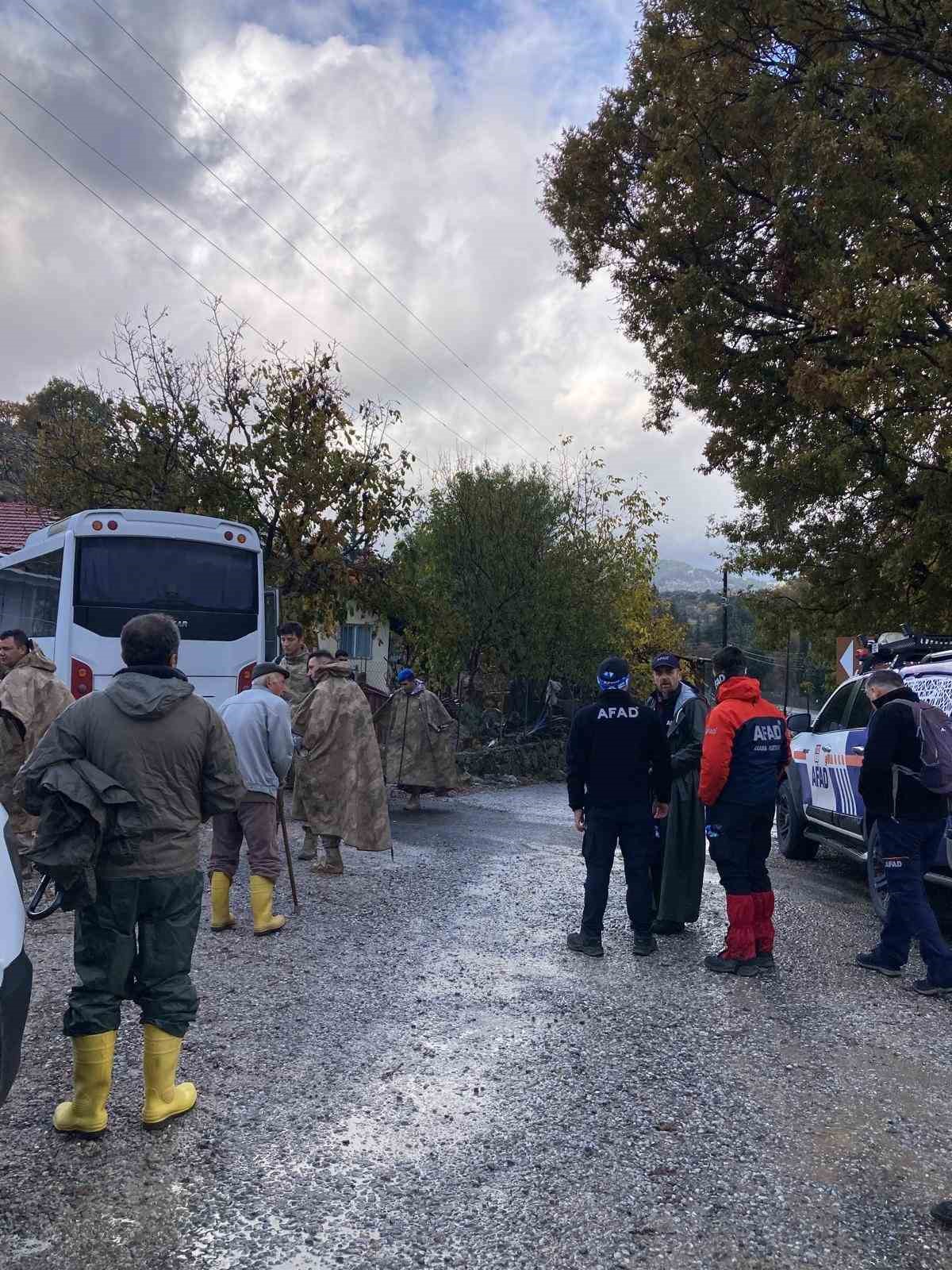 Mantar toplamak için çıkıp bitkin halde bulunan yaşlı adam hastanede hayatını kaybetti
