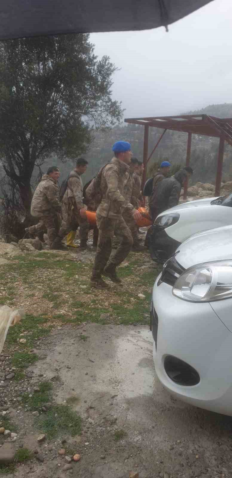 Mantar toplamak için çıkıp bitkin halde bulunan yaşlı adam hastanede hayatını kaybetti
