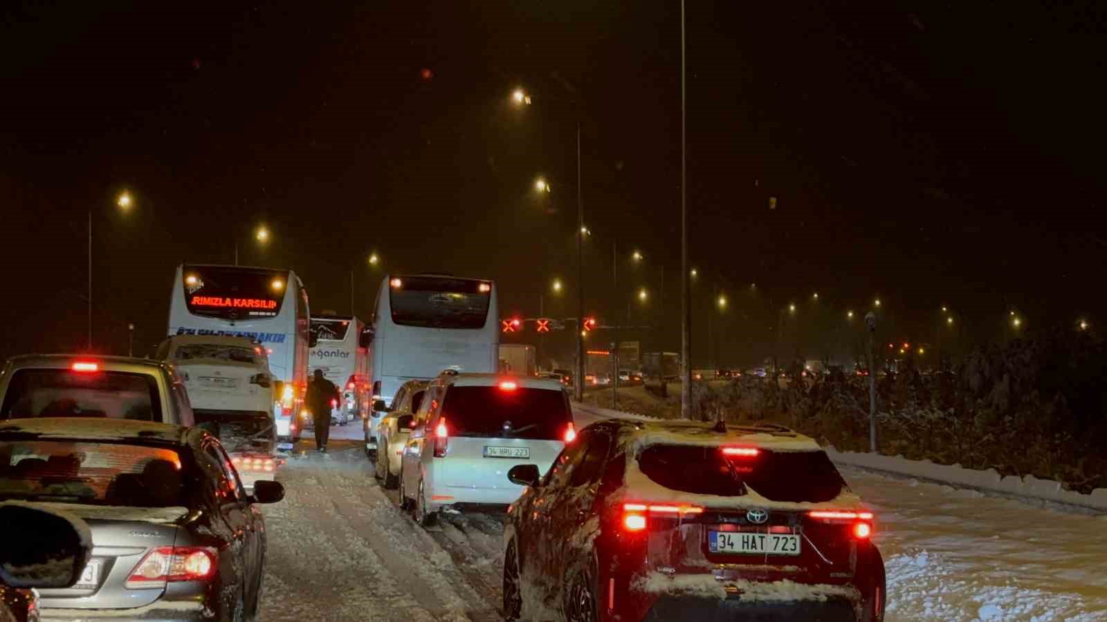 Bolu Dağı Tüneli ulaşıma kapandı
