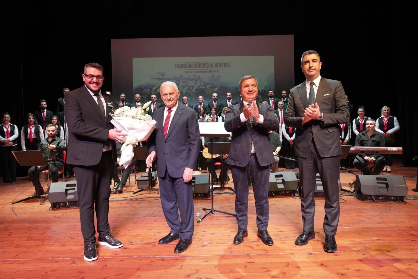 Erzincan Kardeşlik Korosu, ilk il dışı konserini İstanbul’da verdi
