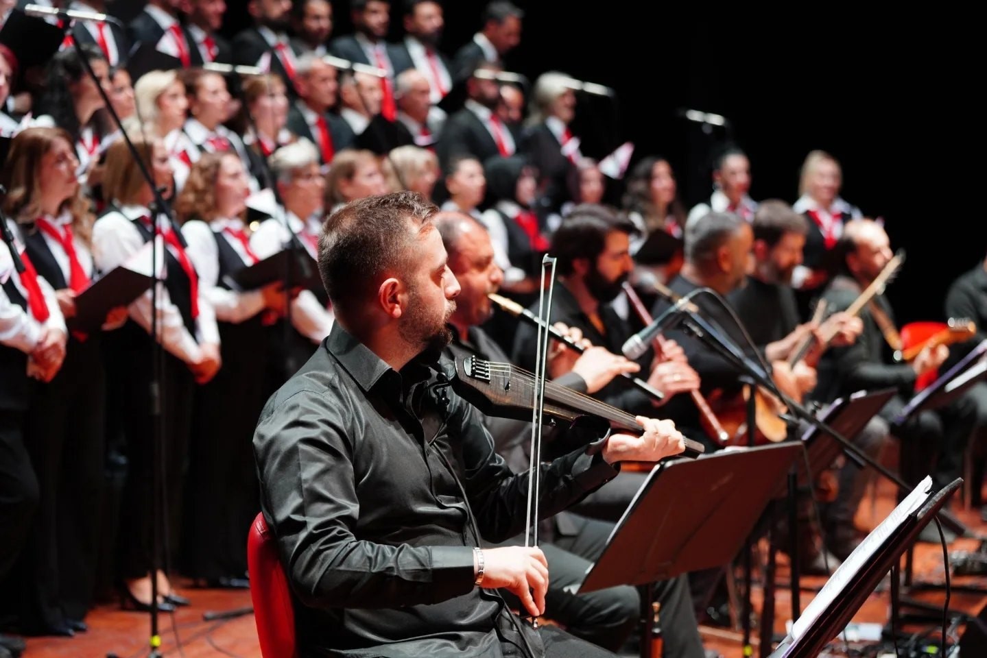 Erzincan Kardeşlik Korosu, ilk il dışı konserini İstanbul’da verdi
