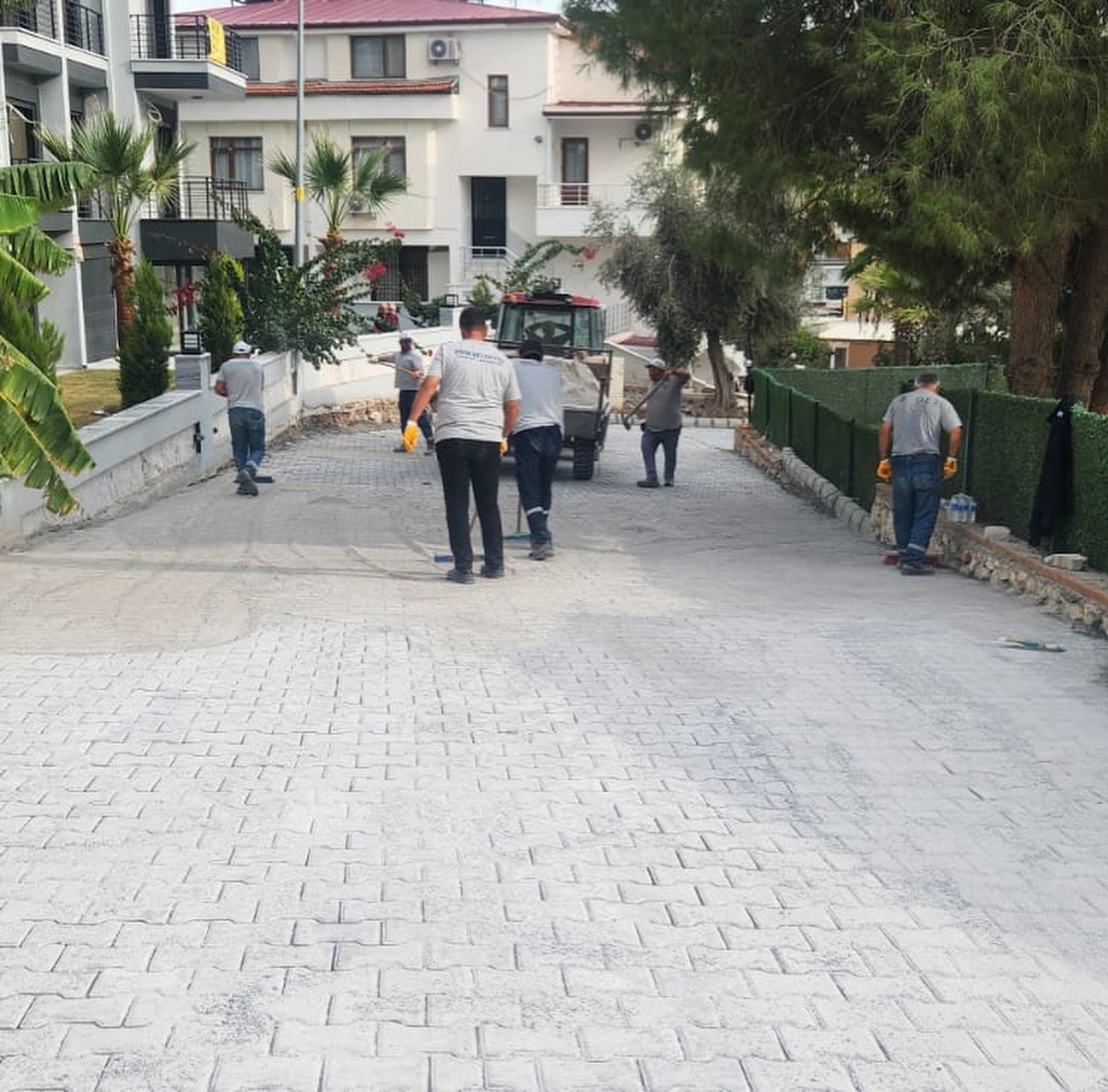 Didim’de yol yapım çalışmaları hız kesmiyor
