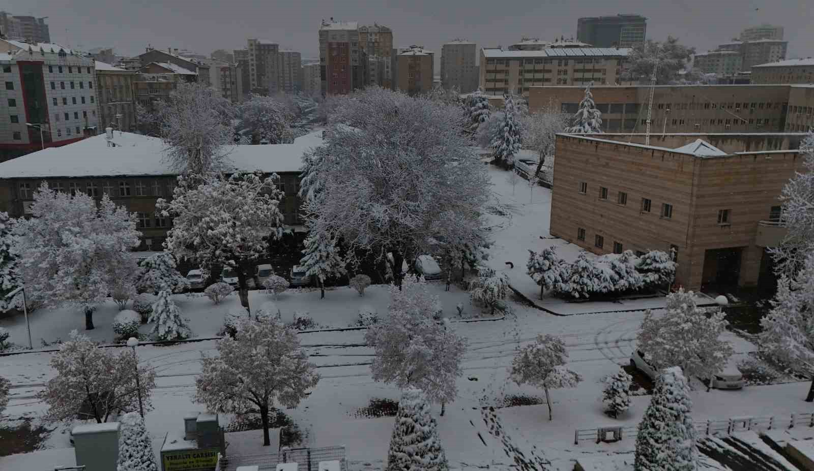 Kayseri beyazla kaplandı
