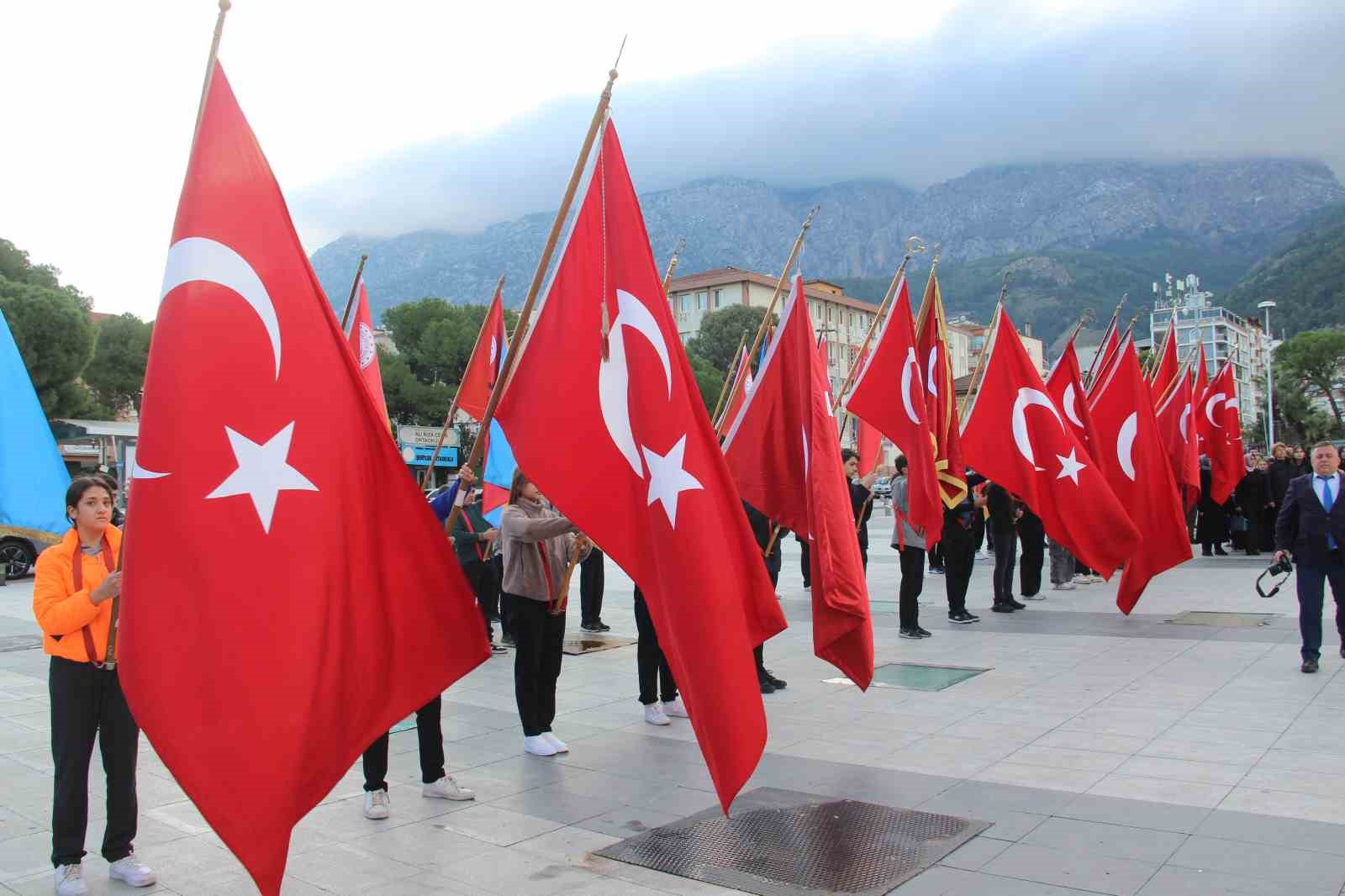 Manisa’da 24 Kasım Öğretmenler Günü kutlandı
