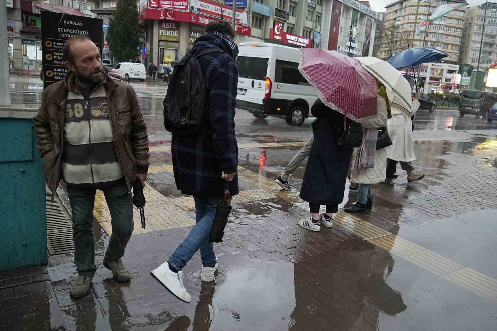 Bursa kasım yağışını 2 günde fazlasıyla aldı
