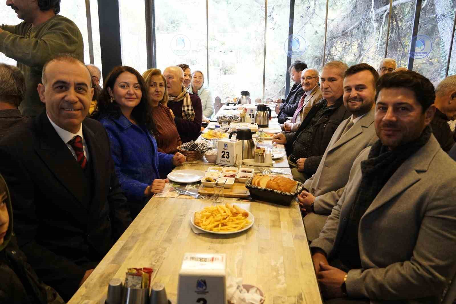 Eğitimci başkan öğretmenleri ağırladı
