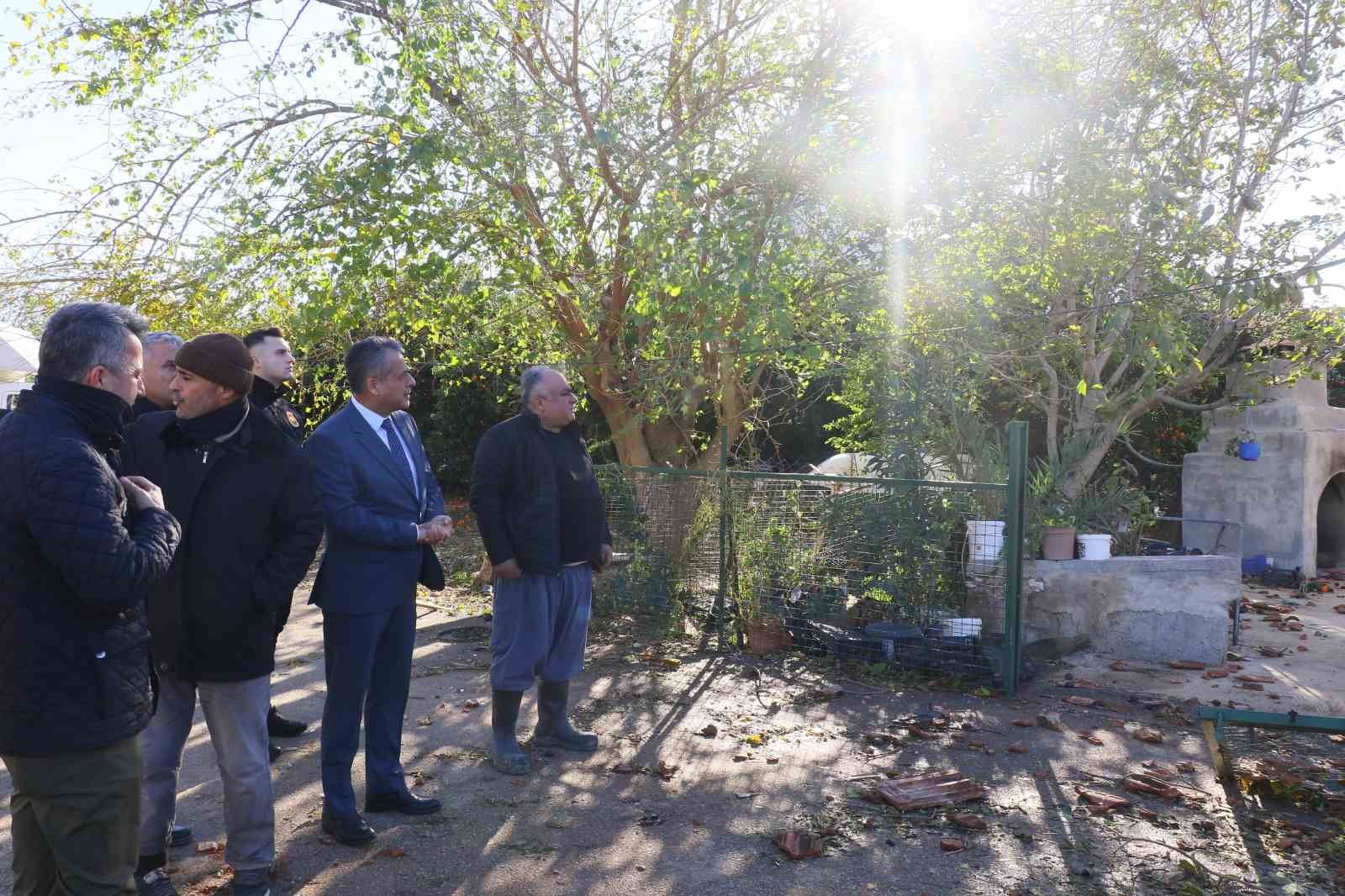 Hortumun verdiği zarar gün ağarınca ortaya çıktı
