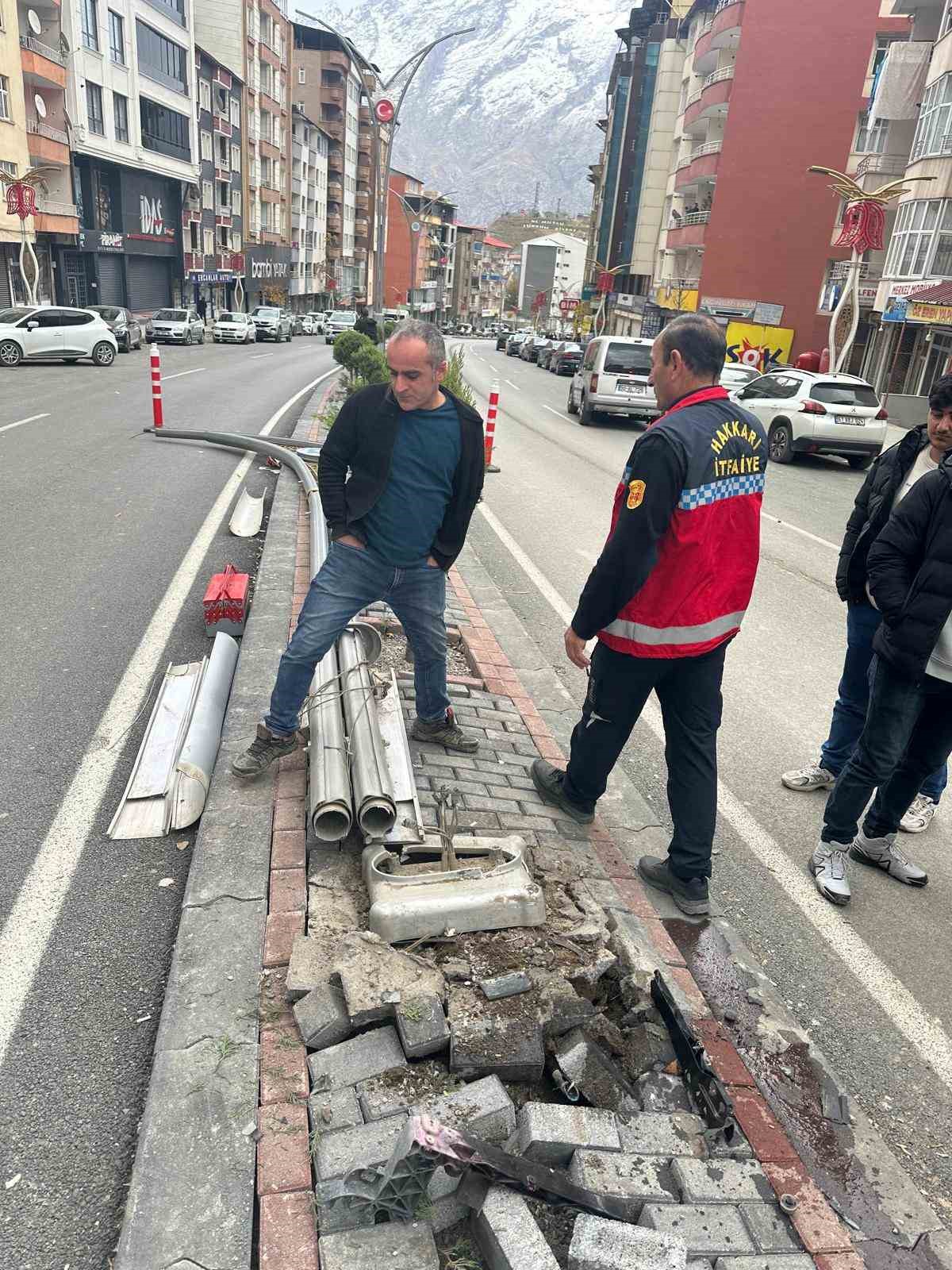 Hakkari’de maddi hasarlı trafik kazası
