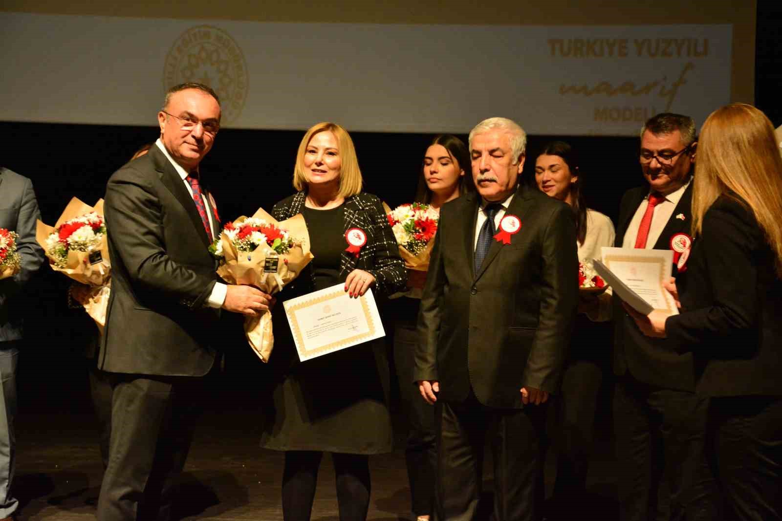 Tekirdağ’da mesleğe yeni başlayan öğretmenler yemin etti
