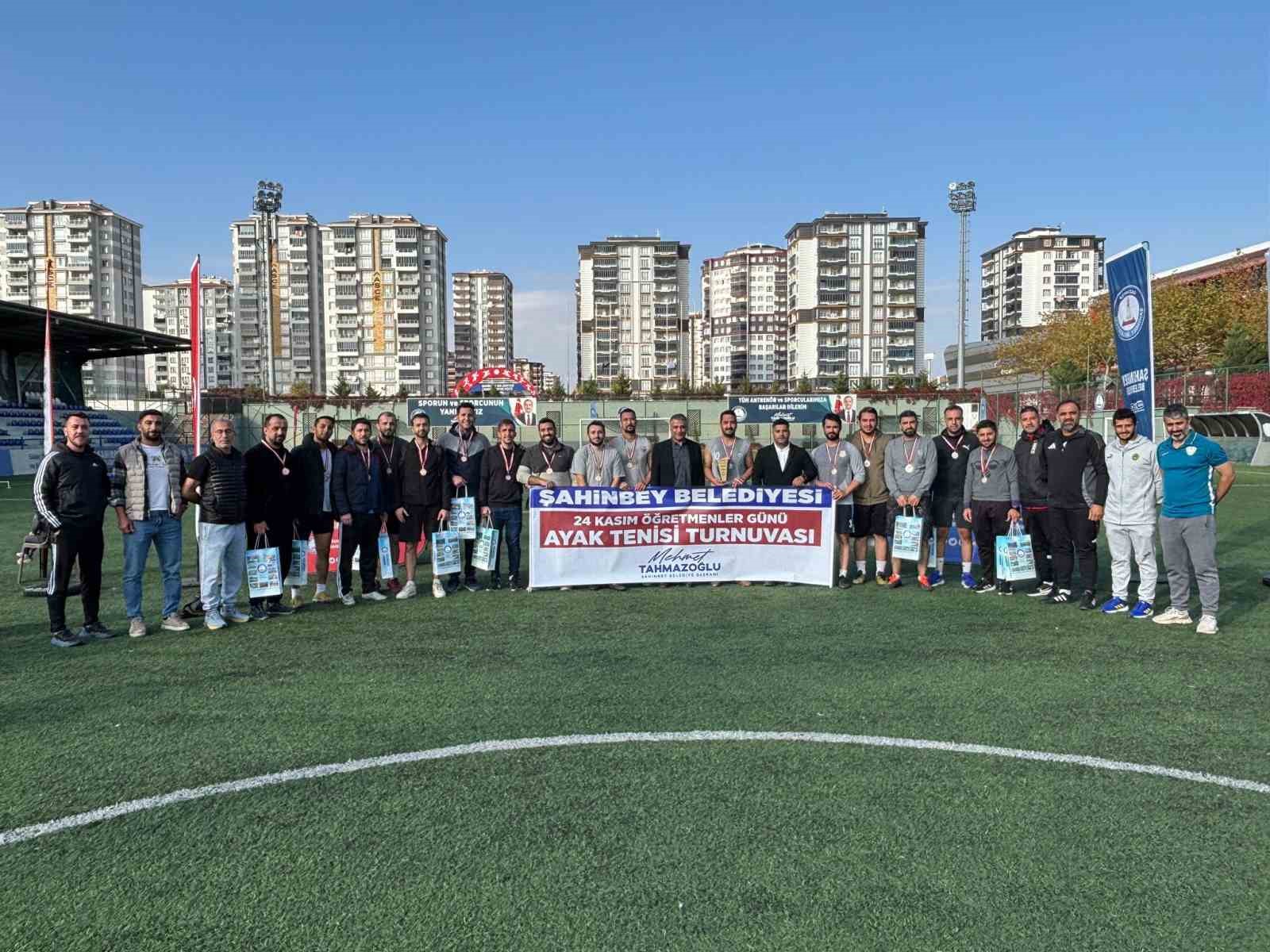 Tahmazoğlu, Öğretmenler Günü’nde öğretmenlerle bir araya geldi
