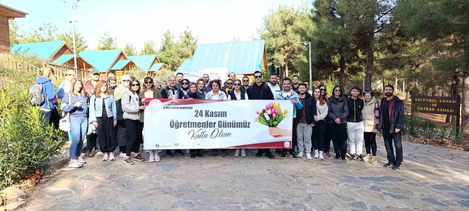 Tahmazoğlu, Öğretmenler Günü’nde öğretmenlerle bir araya geldi
