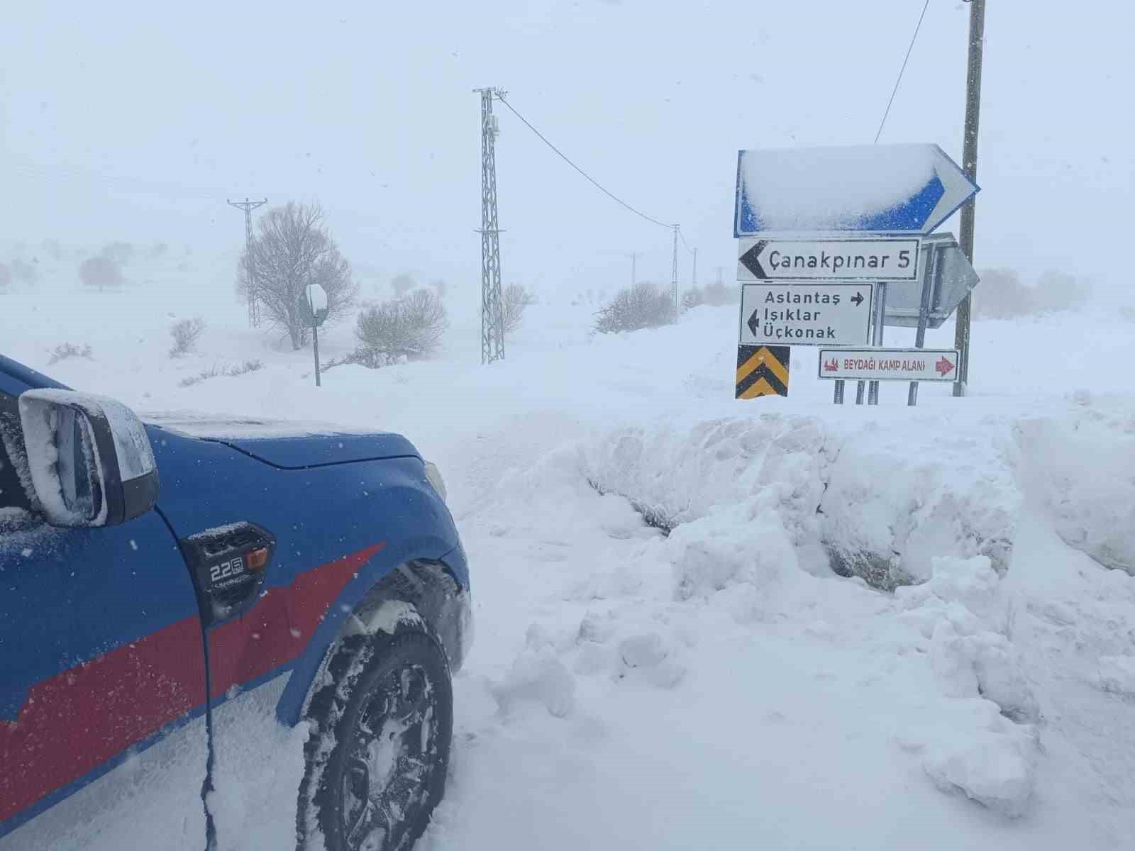 Tomarza’da mahsur kalan kampçılar muhtar tarafından kurtarıldı
