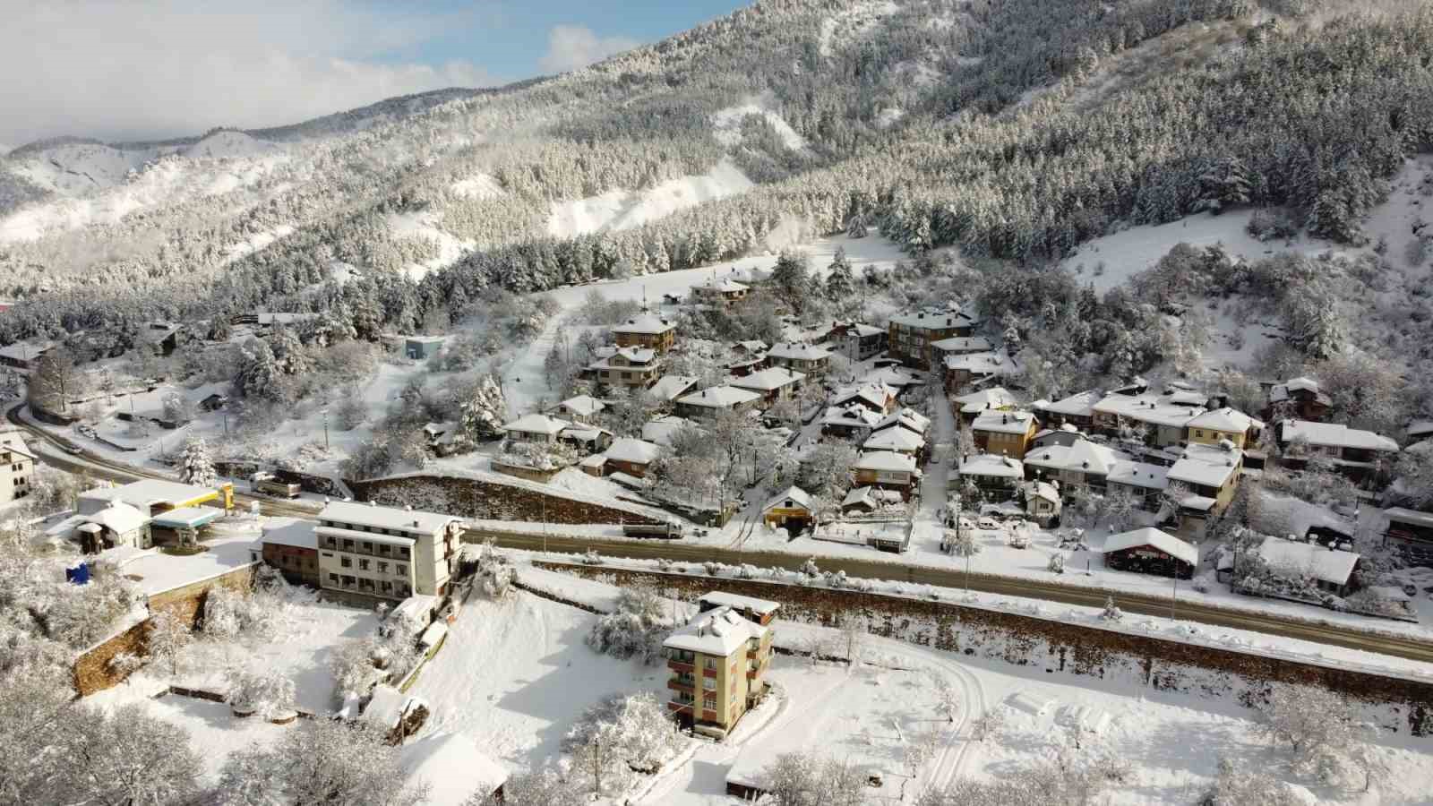 Tarihi ilçede kış güzelliği yaşanıyor
