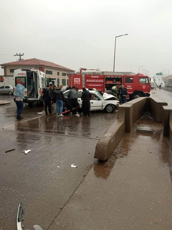 TAG Otoyolu Nurdağı gişelerinde kaza: 1 ölü, 3 yaralı
