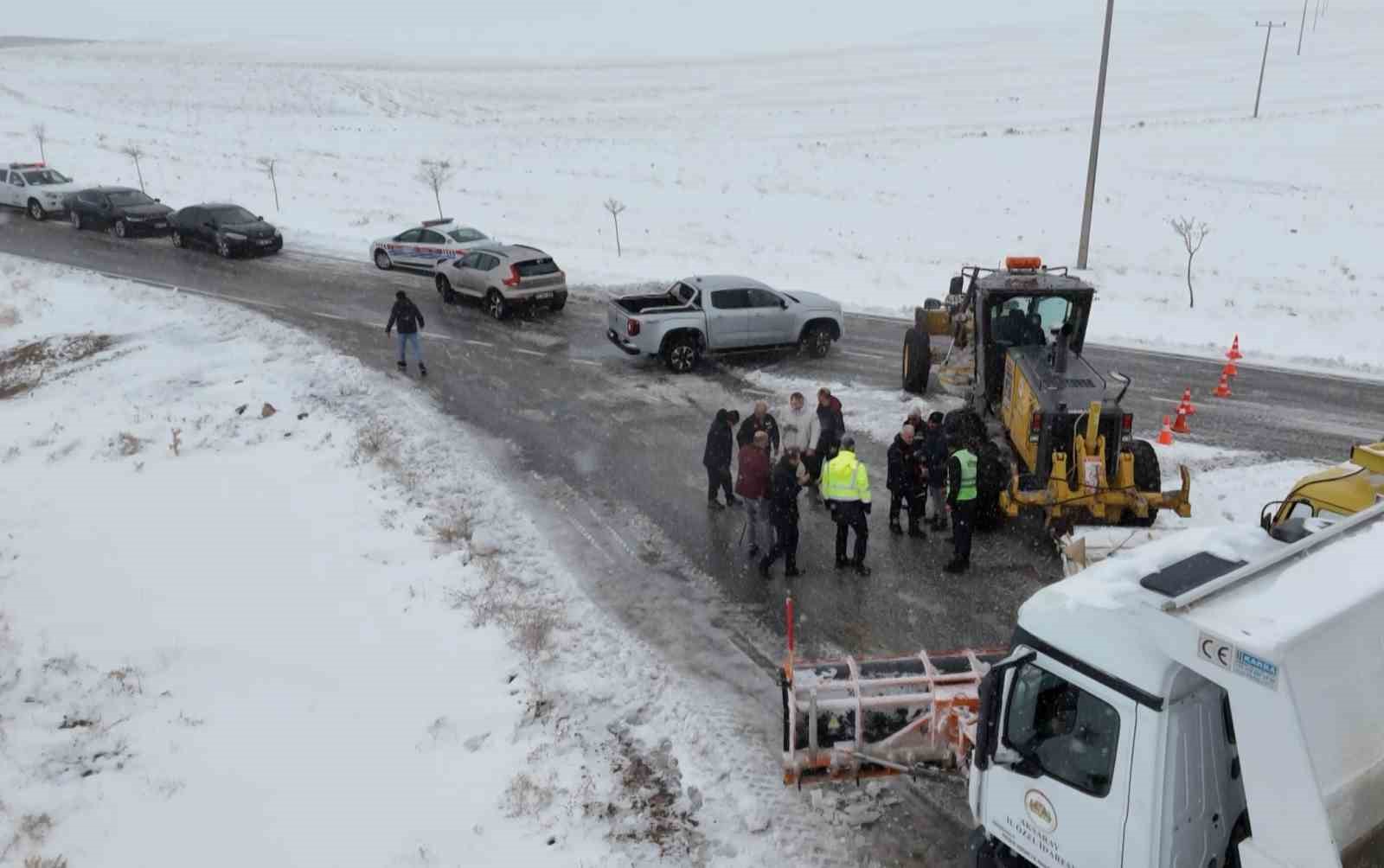 Aksaray’da yolda kalan 66 kişi kurtarıldı
